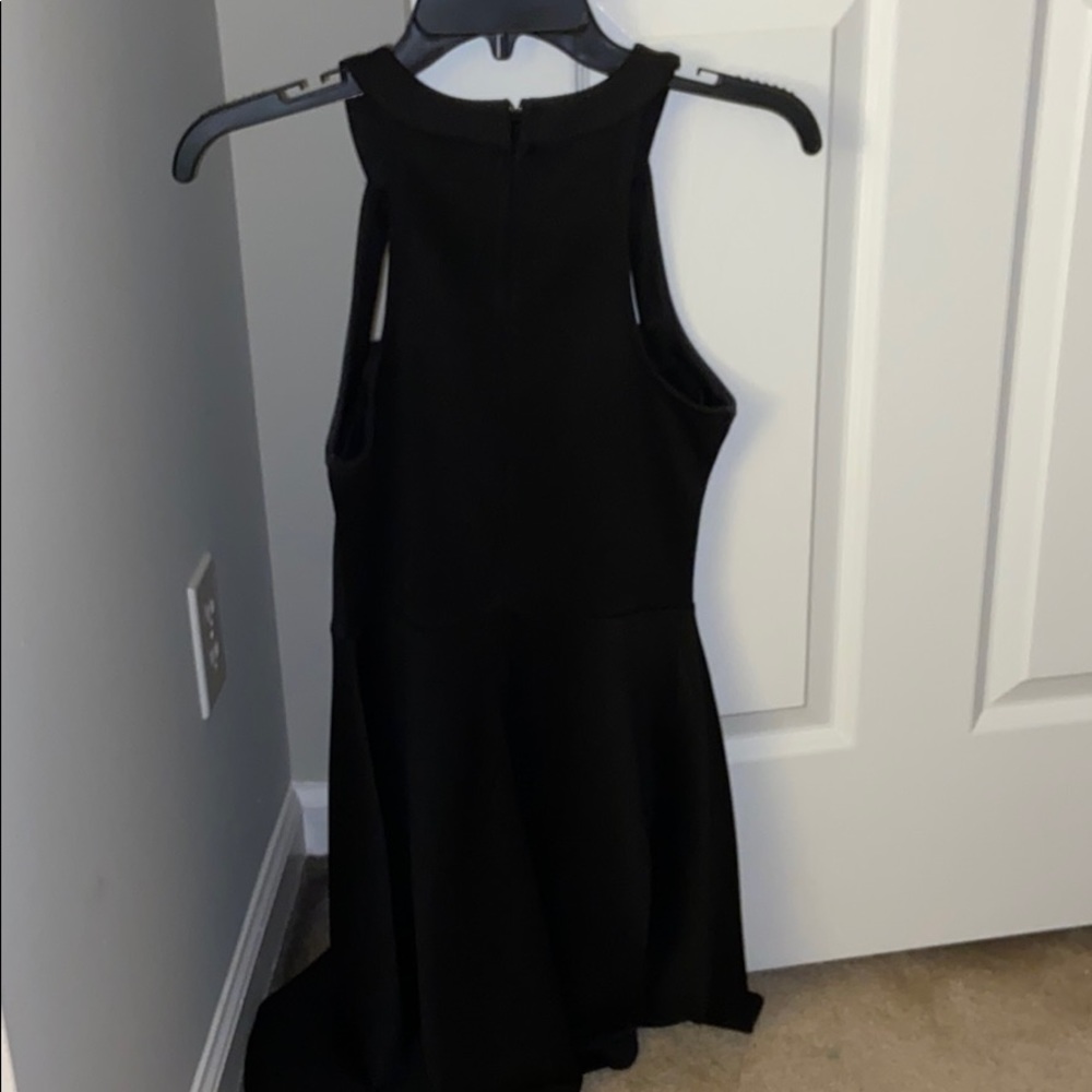 Black dress - Picture 4 of 5